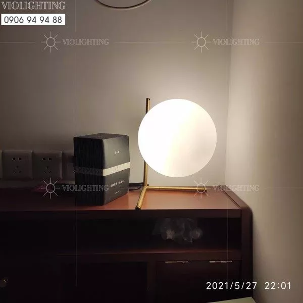 Đèn Bàn Moonlight Chao Thủy Tinh Trắng, Thân Kim Loại Si Vàng-Đồng Db-333
