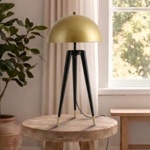 Đèn bàn thiết kế 3 chân chao sắt DB-638