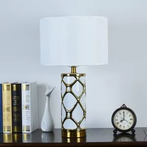 Đèn bàn chụp vải trắng, thân đá kim loại DB-324