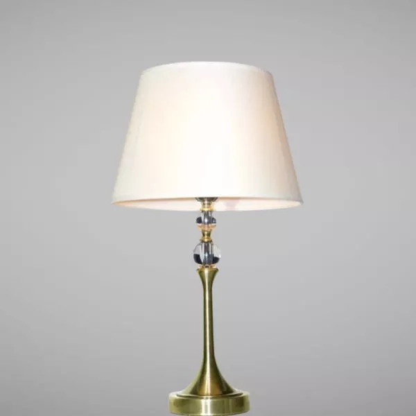 Đèn Bàn Chụp Vải Trắng, Thân Kim Loại Si Vàng Đồng Cao Cấp Db-360