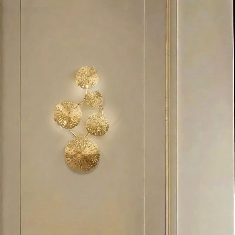 Đèn gắn tường decor, kim loại si vàng đồng, thiết kế kiểu lá sen VDC-614