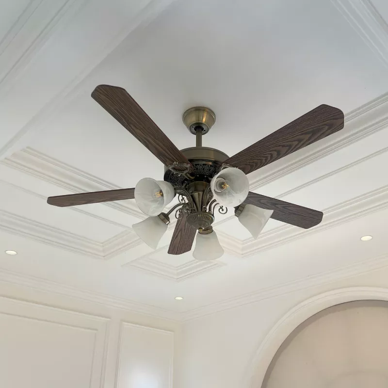 Quạt trần đèn, 5 cánh gỗ, thiết kế cổ điển QT-138 - Hình ảnh 3