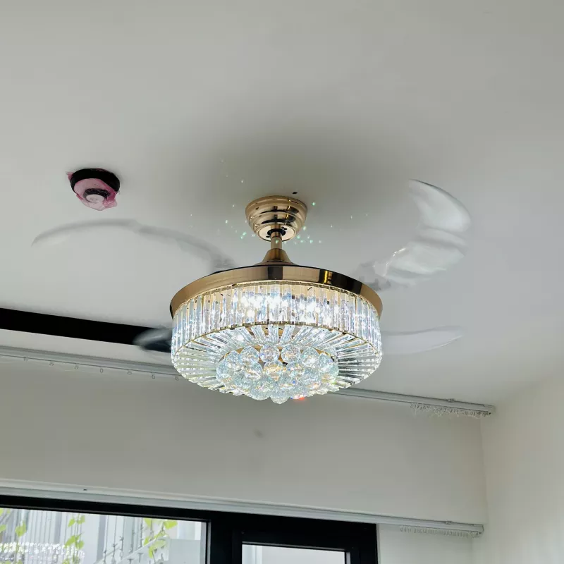 Quạt trần đèn, cánh xếp, phối khung pha lê cao cấp QT-121 - Hình ảnh 3