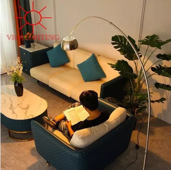 Đèn Cây Inox Uốn Cong Hiện Đại Dc-628