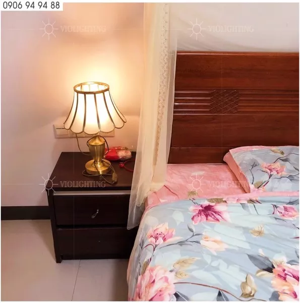 Đèn Bàn Cổ Điển,Thân Kim Loại Si Vàng Đồng Cao Cấp Db-312