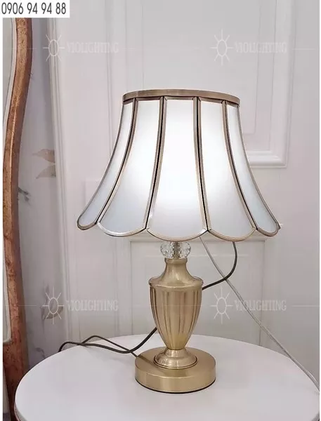 Đèn Bàn Cổ Điển,Thân Kim Loại Si Vàng Đồng Cao Cấp Db-312