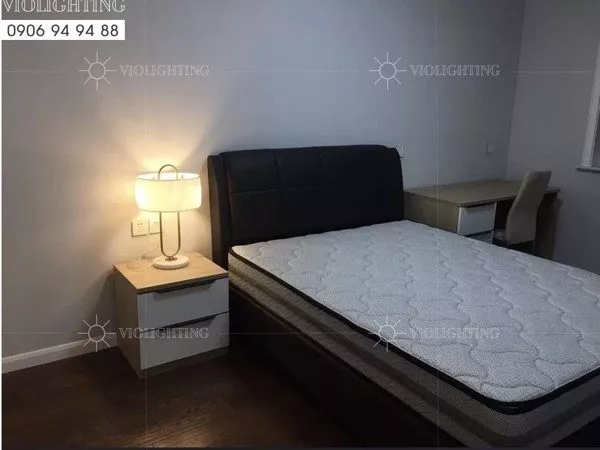 Đèn Bàn Chụp Vải, Thân Kim Loại Si Vàng Đồng Cao Cấp Db-319