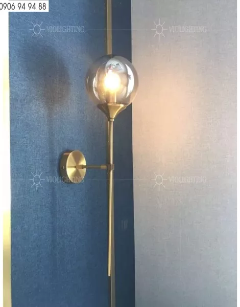 Đèn Gắn Tường Decor, Chao Thủy Tinh Khói Phối Kim Loại Nghệ Thuật Vdc-589