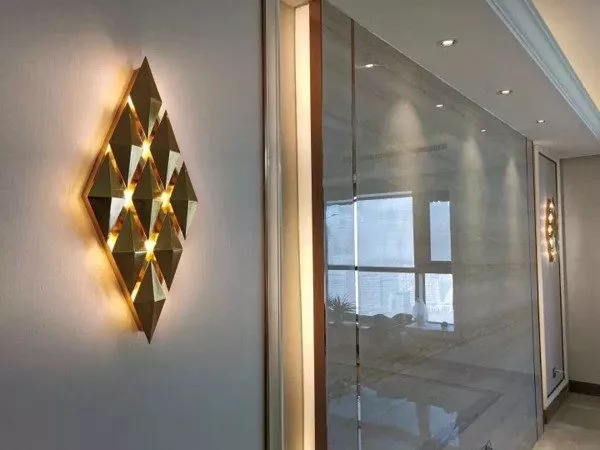 Đèn Gắn Tường Decor, Kim Loại Si Vàng Đồng, Thiết Kế Nghệ Thuật Vdc-609