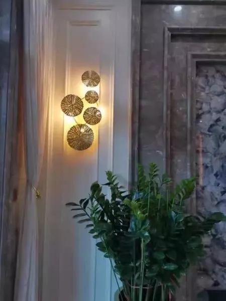Đèn Gắn Tường Decor, Kim Loại Si Vàng Đồng, Thiết Kế Kiểu Lá Sen Vdc-614