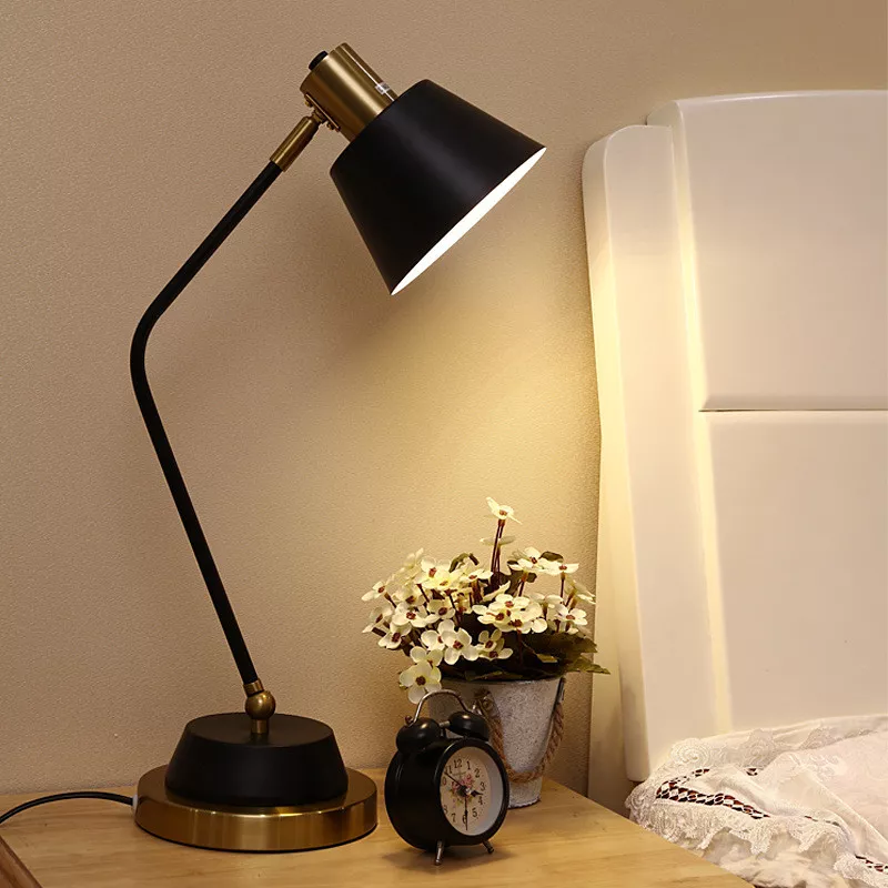 Đèn bàn hiện đại, thân kim loại giá rẻ DB-367 - Hình ảnh 3