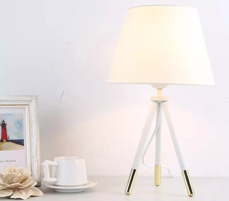 Đèn Bàn Chao Vải, Chân Kim Loại Thiết Kế Hiện Đại Db-680 - Hình Ảnh 2