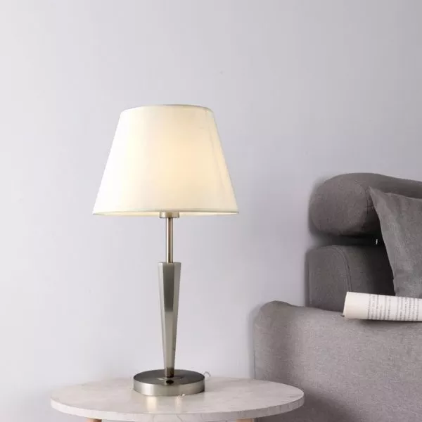 Đèn Bàn Chụp Vải Thiết Kế Đơn Giản Hiện Đại Db-704