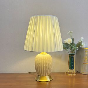 Đèn bàn thân sứ, thiết kế đơn giản phong cách Bắc Âu DB-702